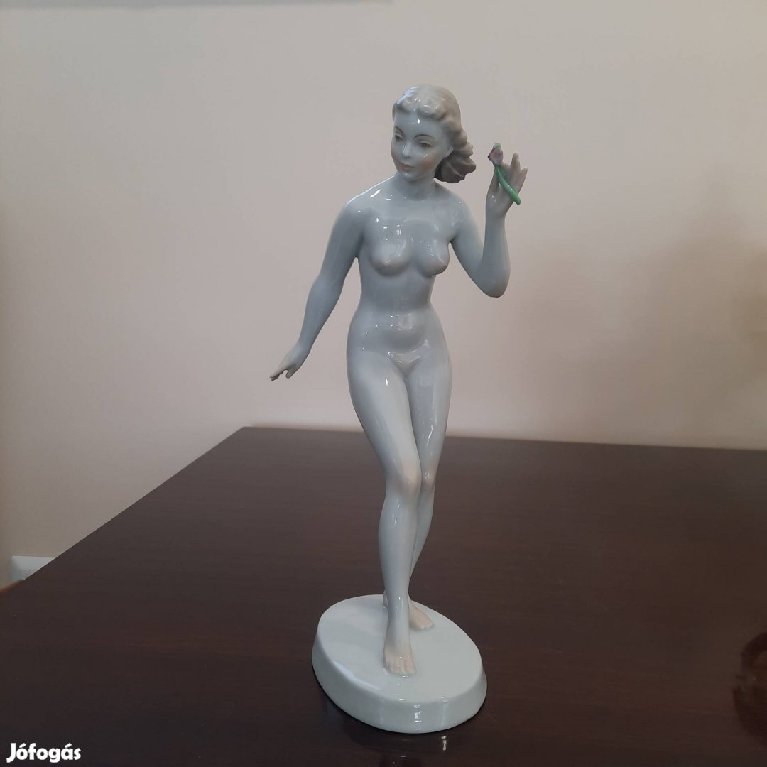 Herendi női akt virággal porcelán figura. Gondos József szignós.