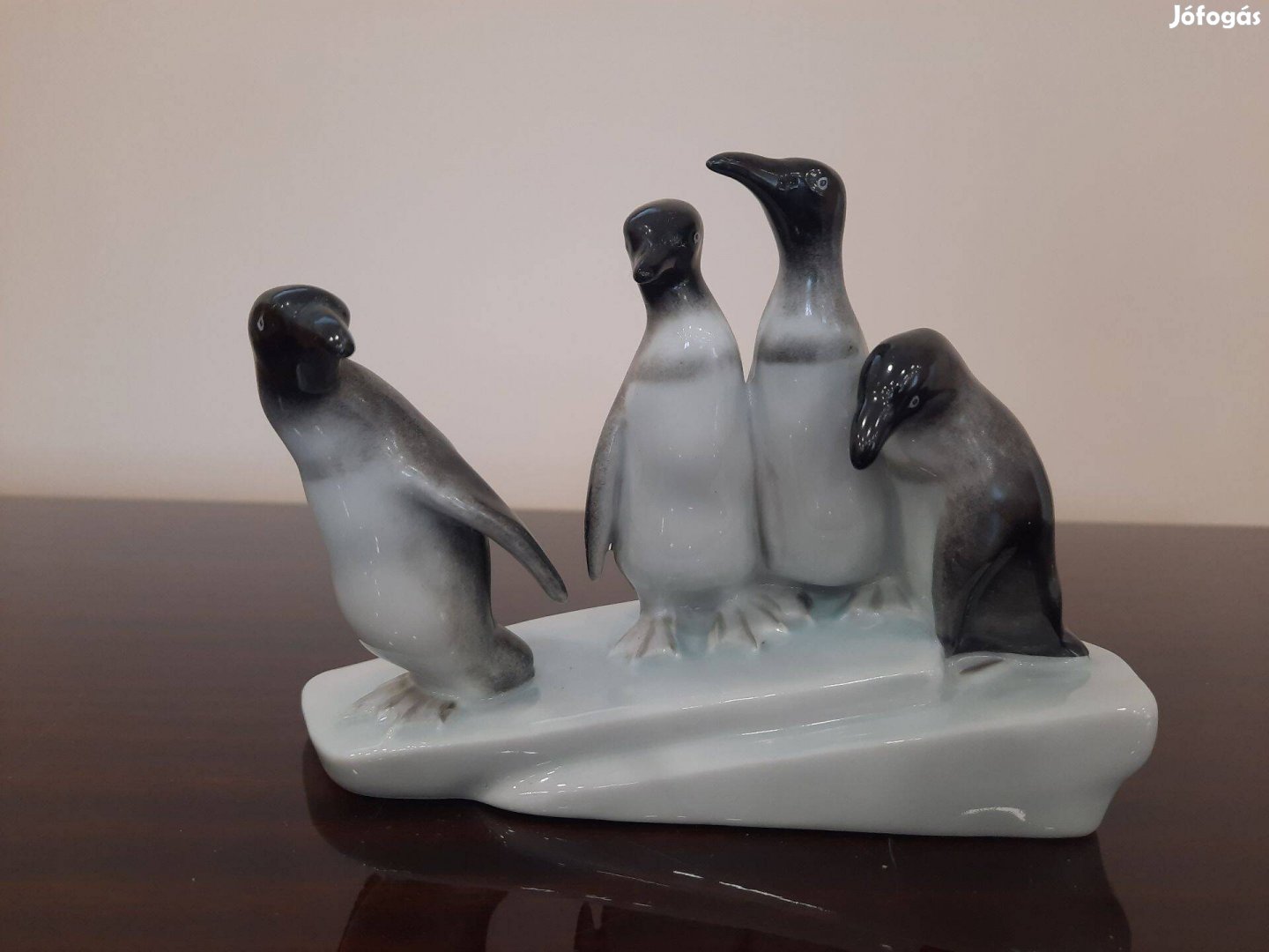 Herendi pingvin csoport, pingvinek a jégtáblán figura eladó! 1. oszt