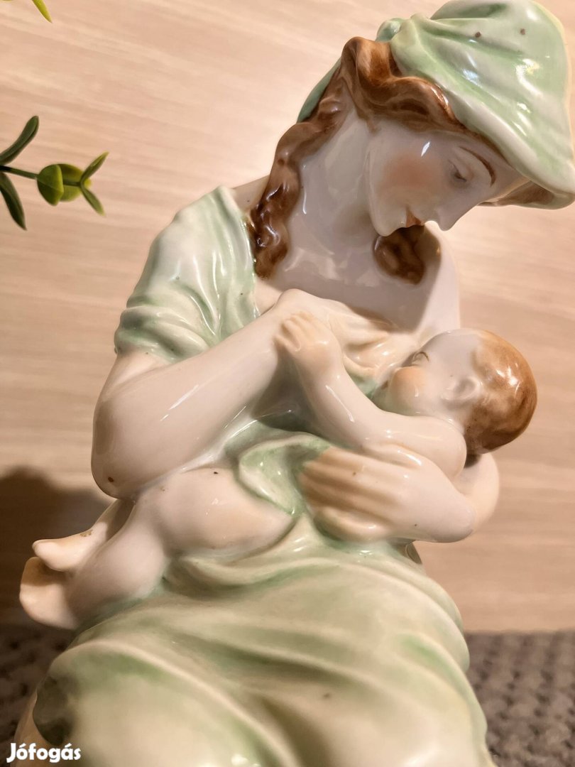 Herendi porcelán Anya