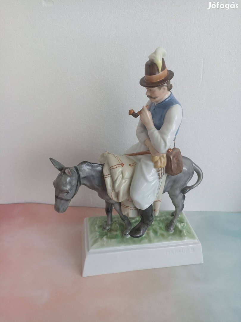 Herendi porcelán Szamáron Pipázó Juhász!