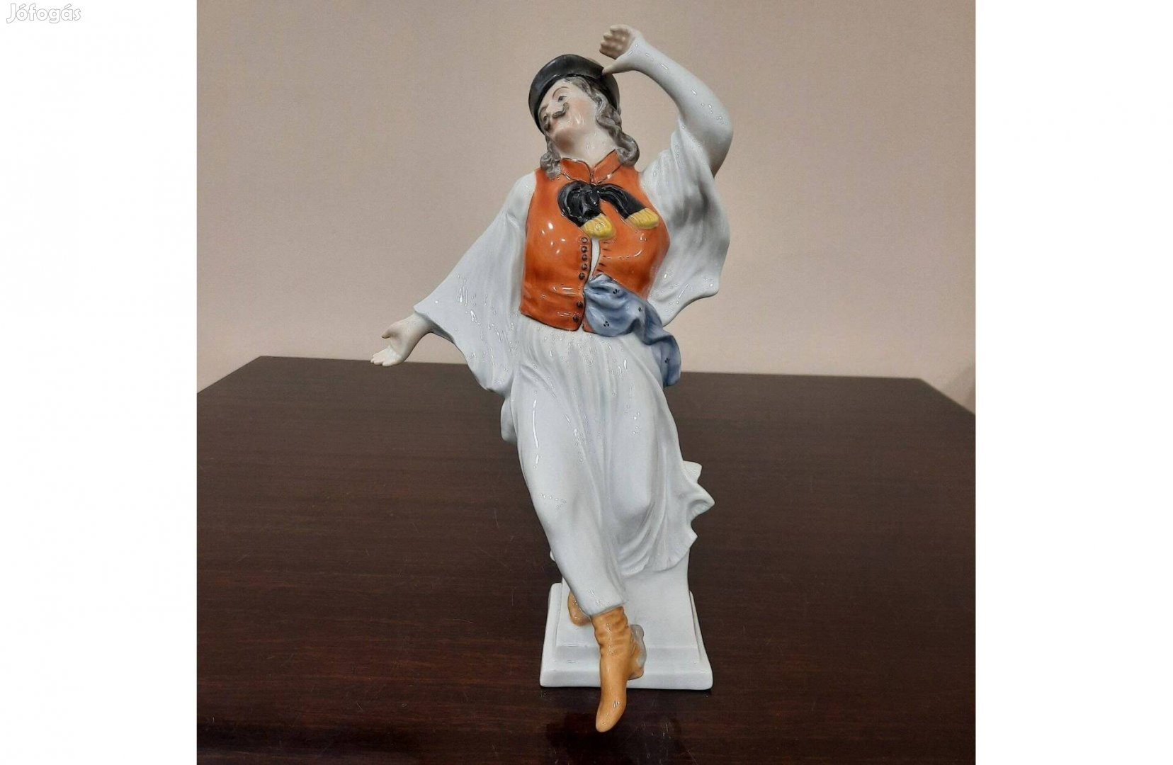 Herendi porcelán Táncoló Juhász, Betyár, Paraszt figura
