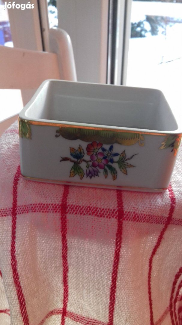 Herendi porcelán Viktória bonbonos ill keresem a fedelét