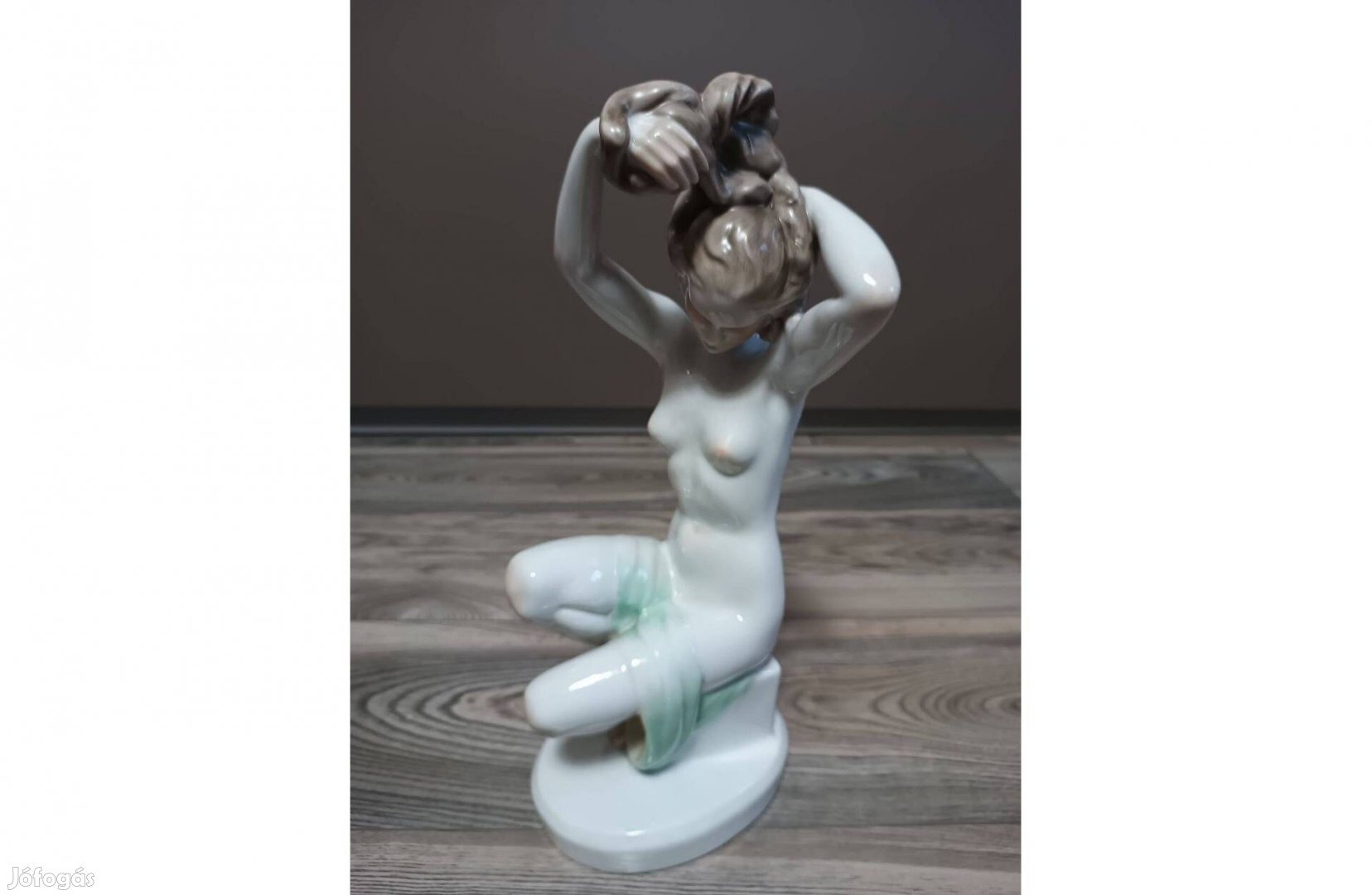 Herendi porcelán akt fésülködő nő 37cm