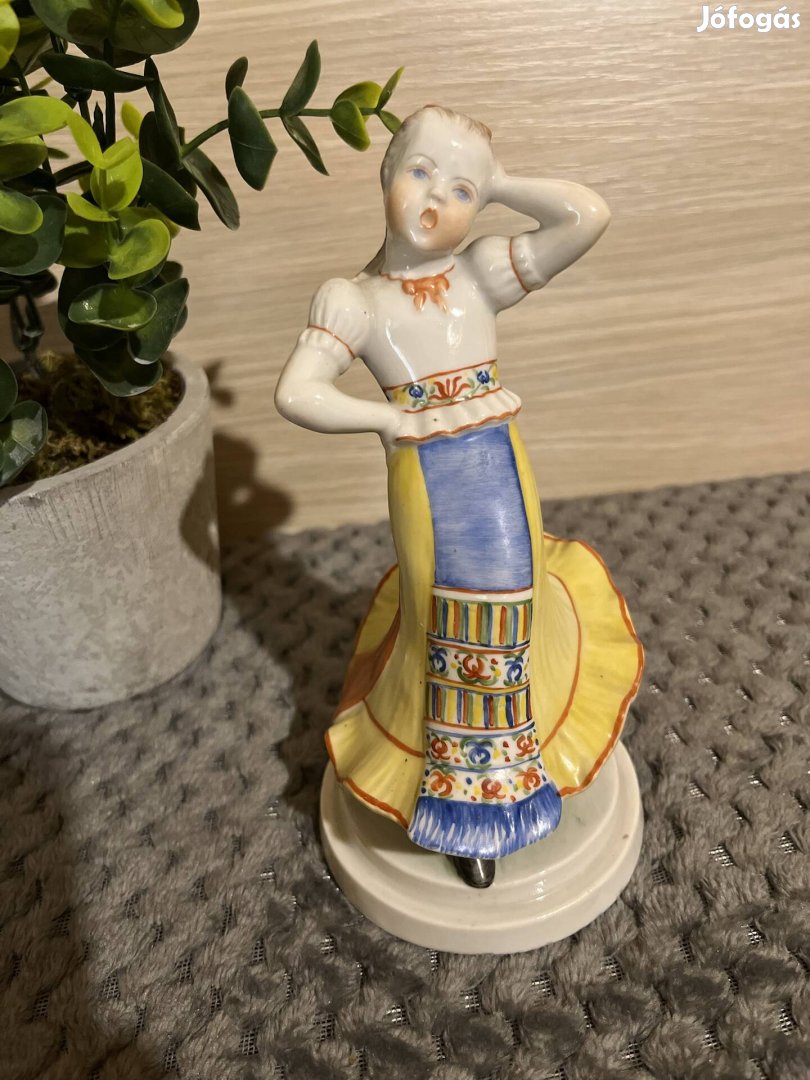 Herendi porcelán lány