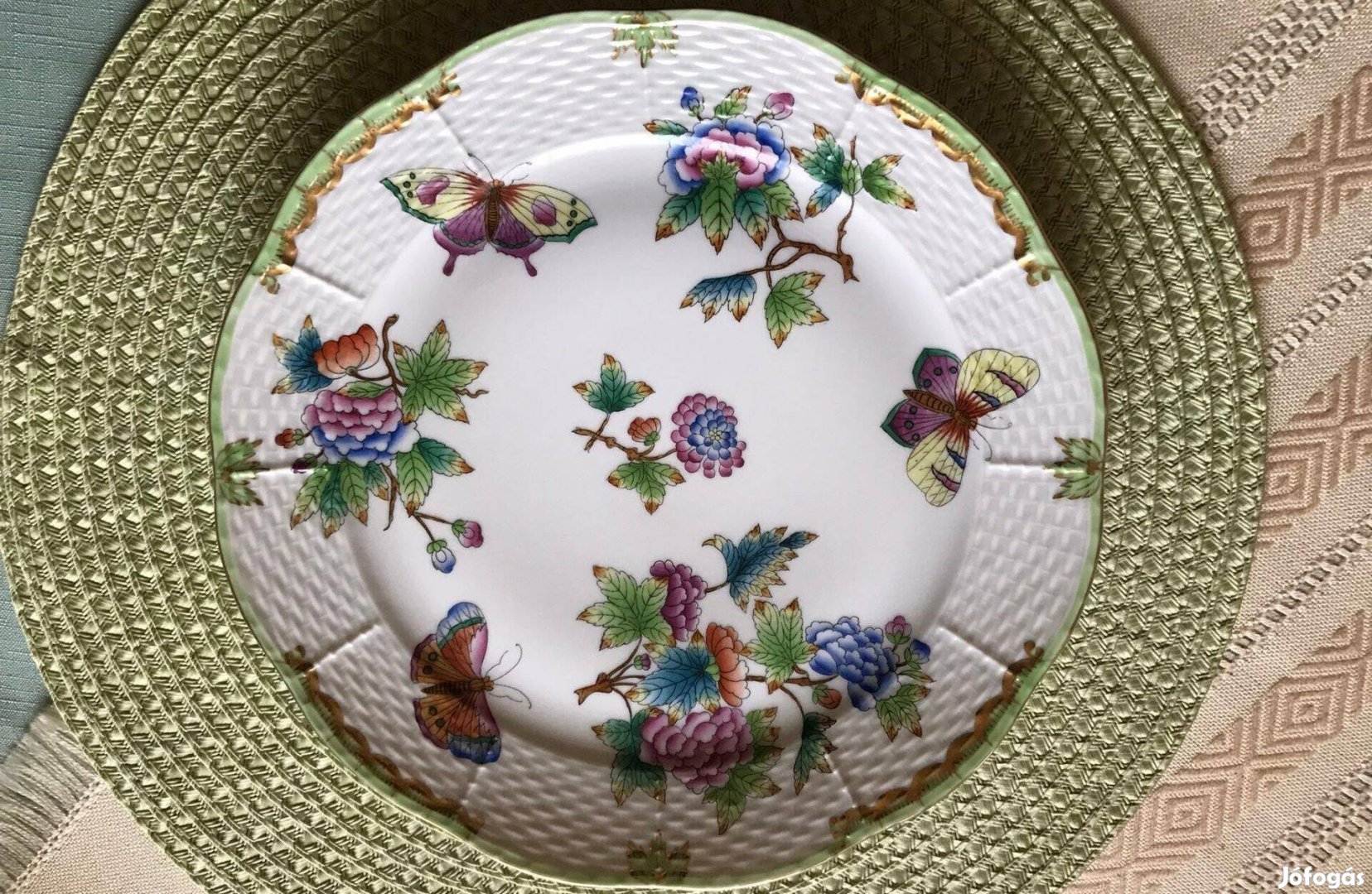 Herendi porcelán lapostányér Queen Victoria VBO