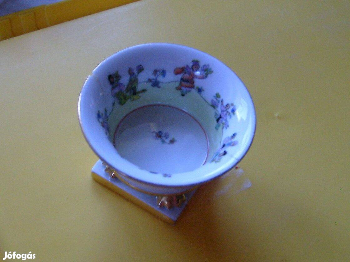 Herendi porcelán tálka, sérült 7 x 5 cm, meg van ragasztva