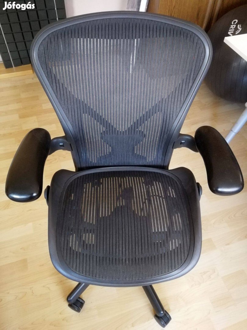 Herman Miller Aeron állítható deréktámasszal