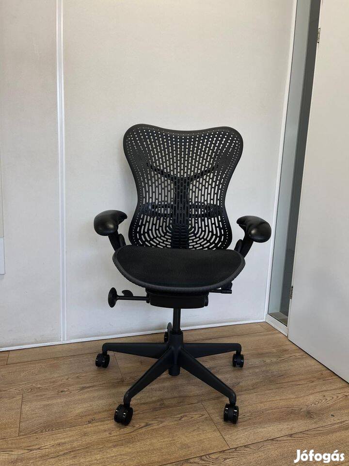 Herman Miller Mirra Fekete