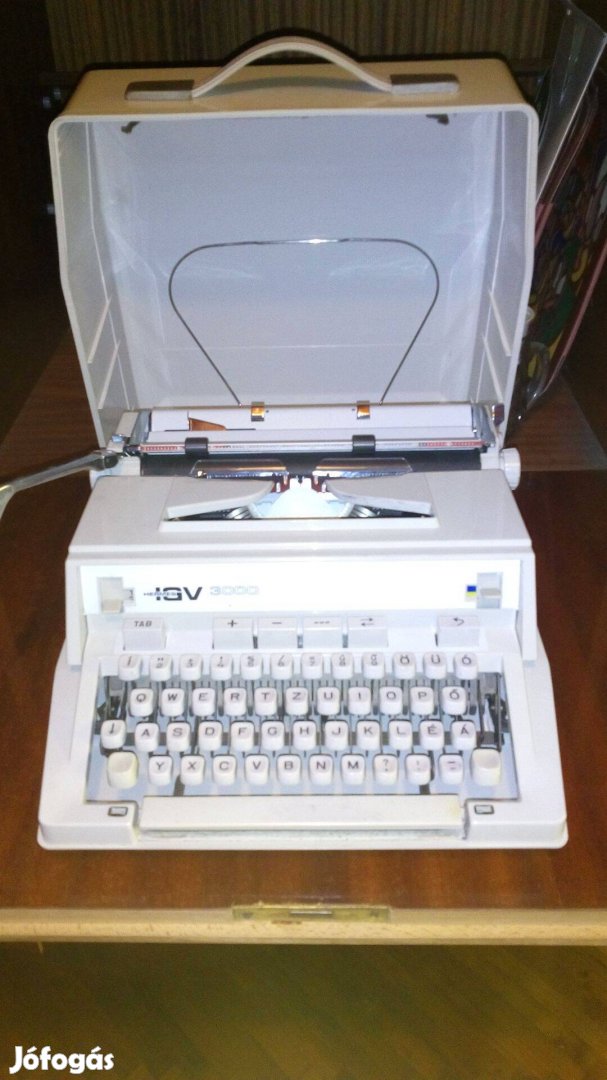 Hermes IGV 3000 táskaírógép eredeti dobozában
