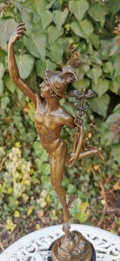 Hermész - bronz szobor