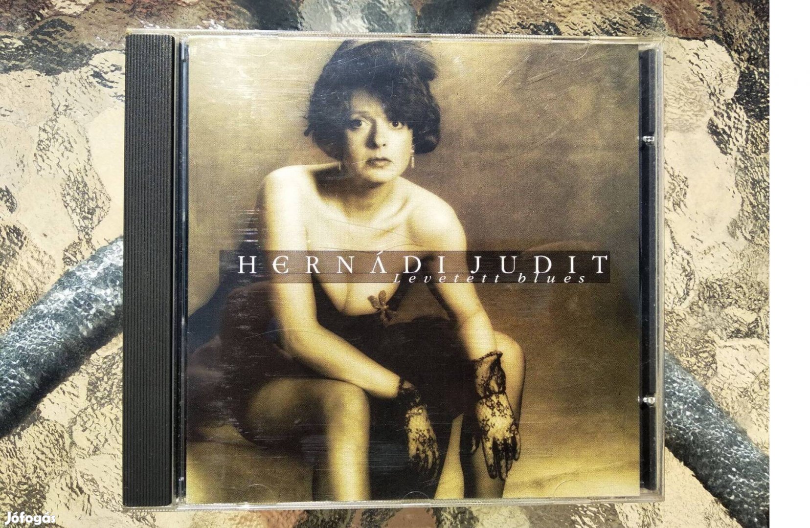 Hernádi Judit: Levetett blues