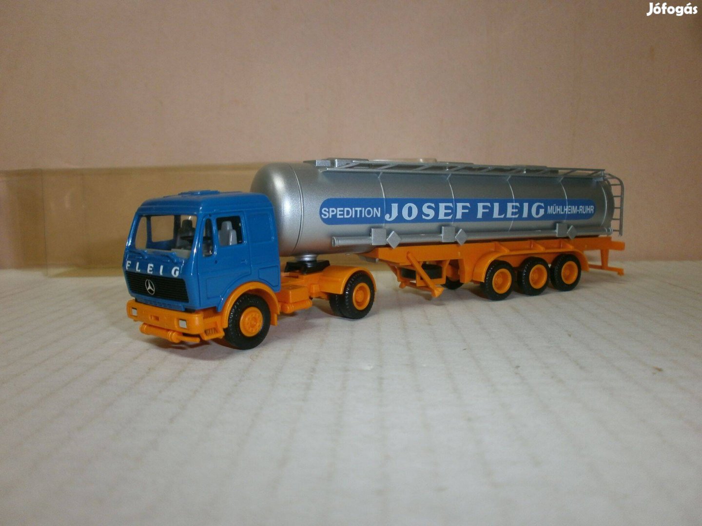 Herpa - Mercedes "Silo" tartály kamion - 1:87 - ( H-23)