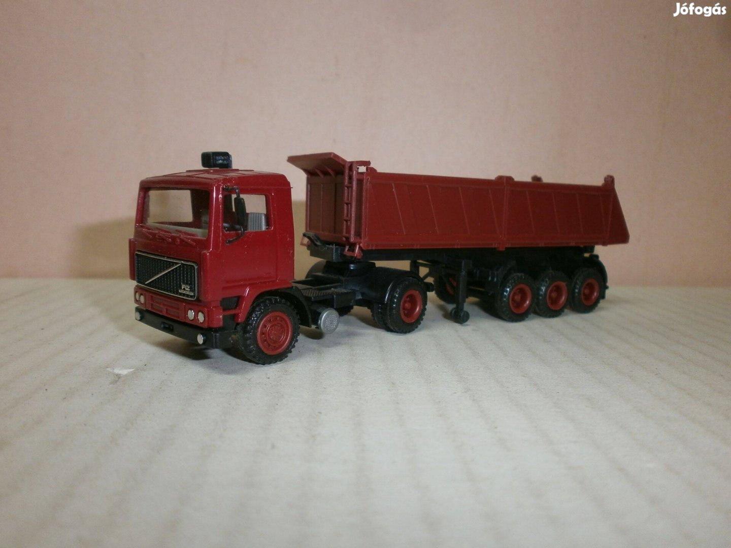 Herpa - Volvo - nehéz kipper kamion - 1:87 - ( H-30)