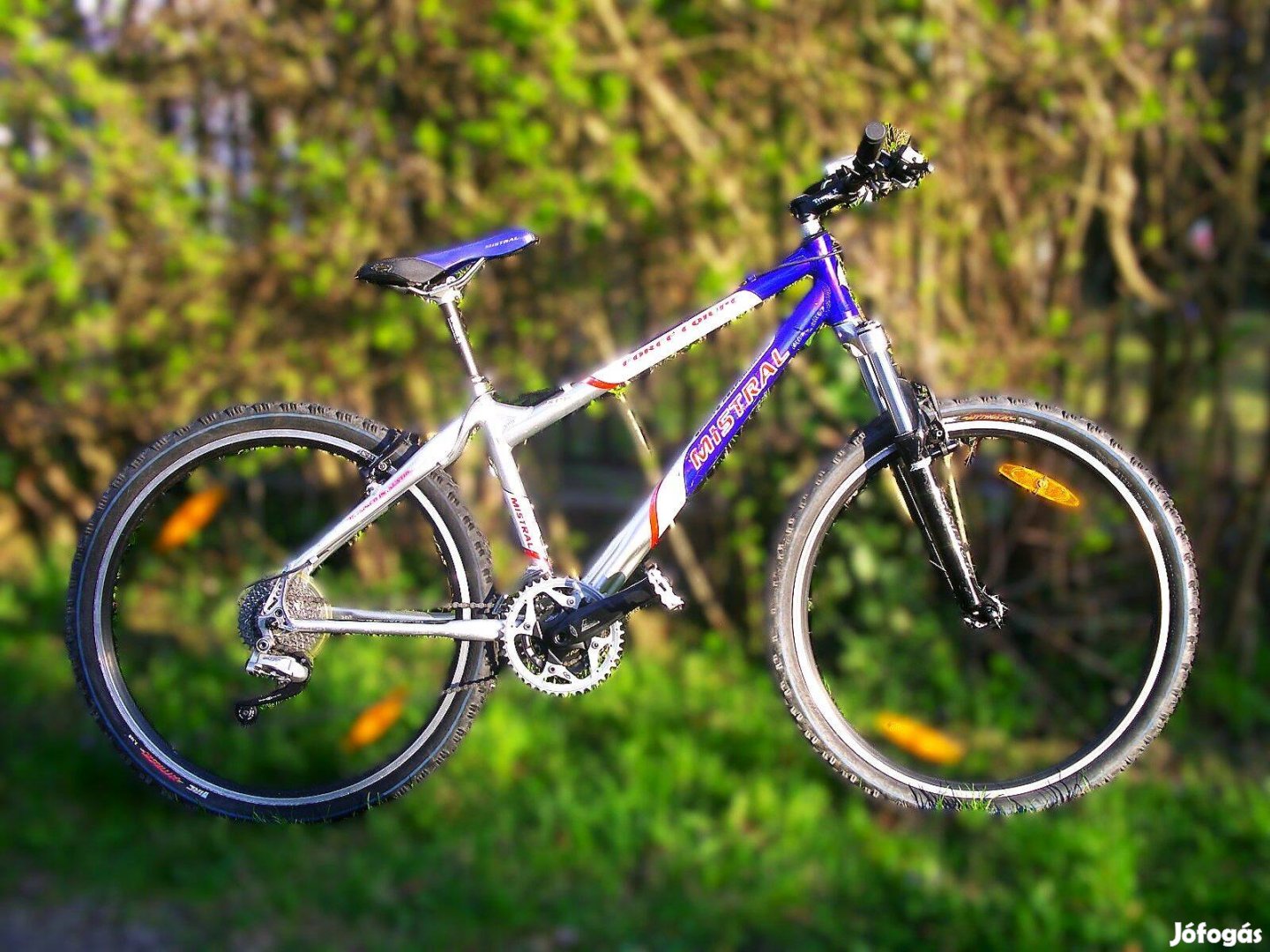 Hervis Mistral 24 sebességes, alu vázas, teleszkópos MTB, 26" -os dupl