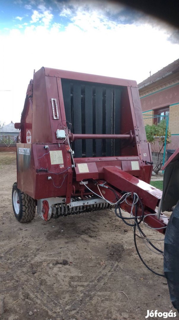 Hesston 5540 bálázó