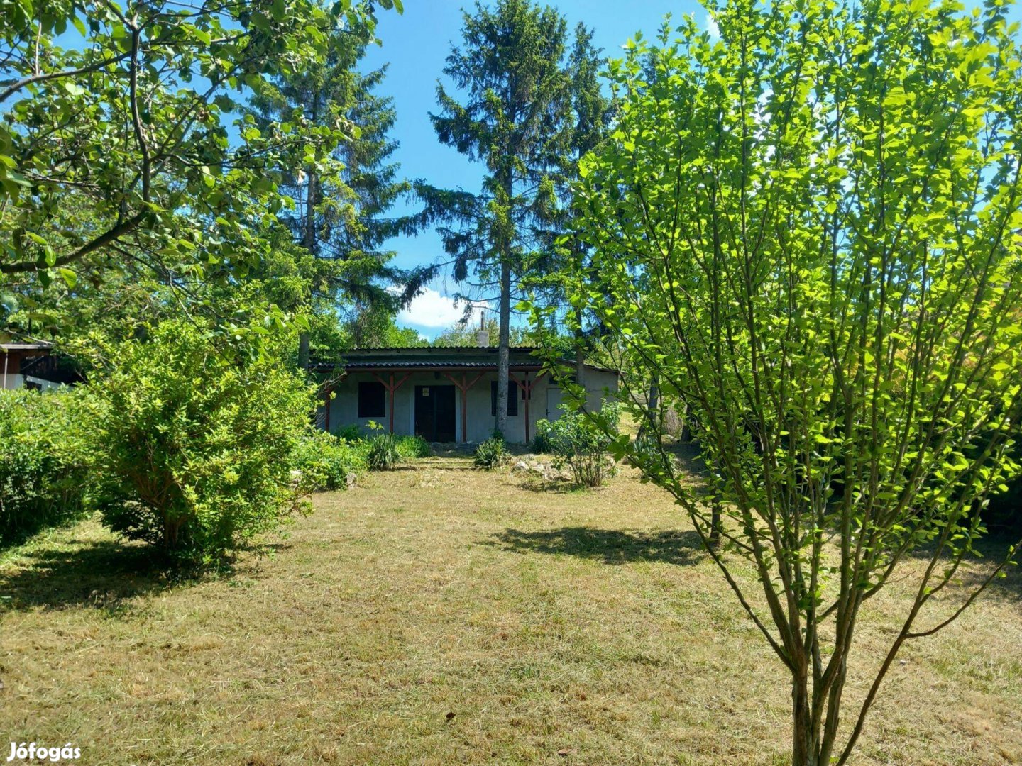 Hétvégi ház pincével