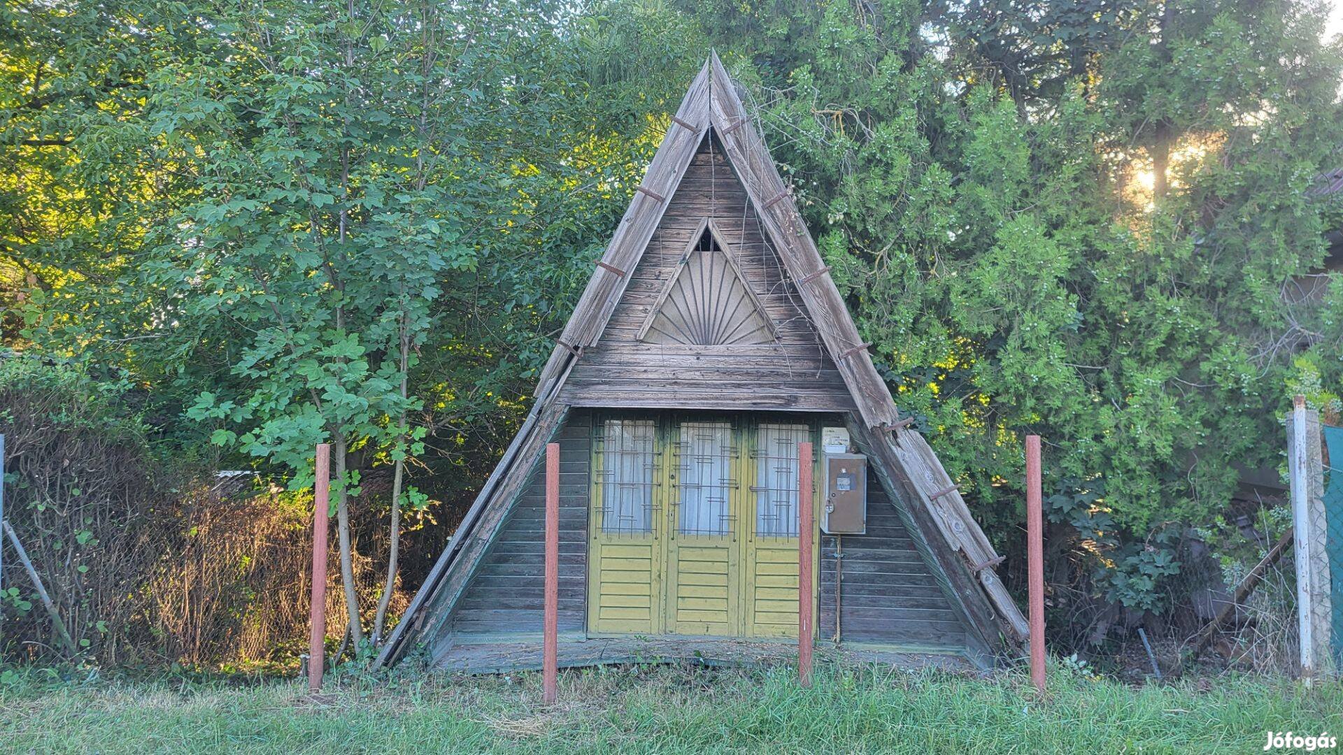 Hétvégi házas nyaraló - Keleti-főcsatorna part (Hajdúszoboszló)