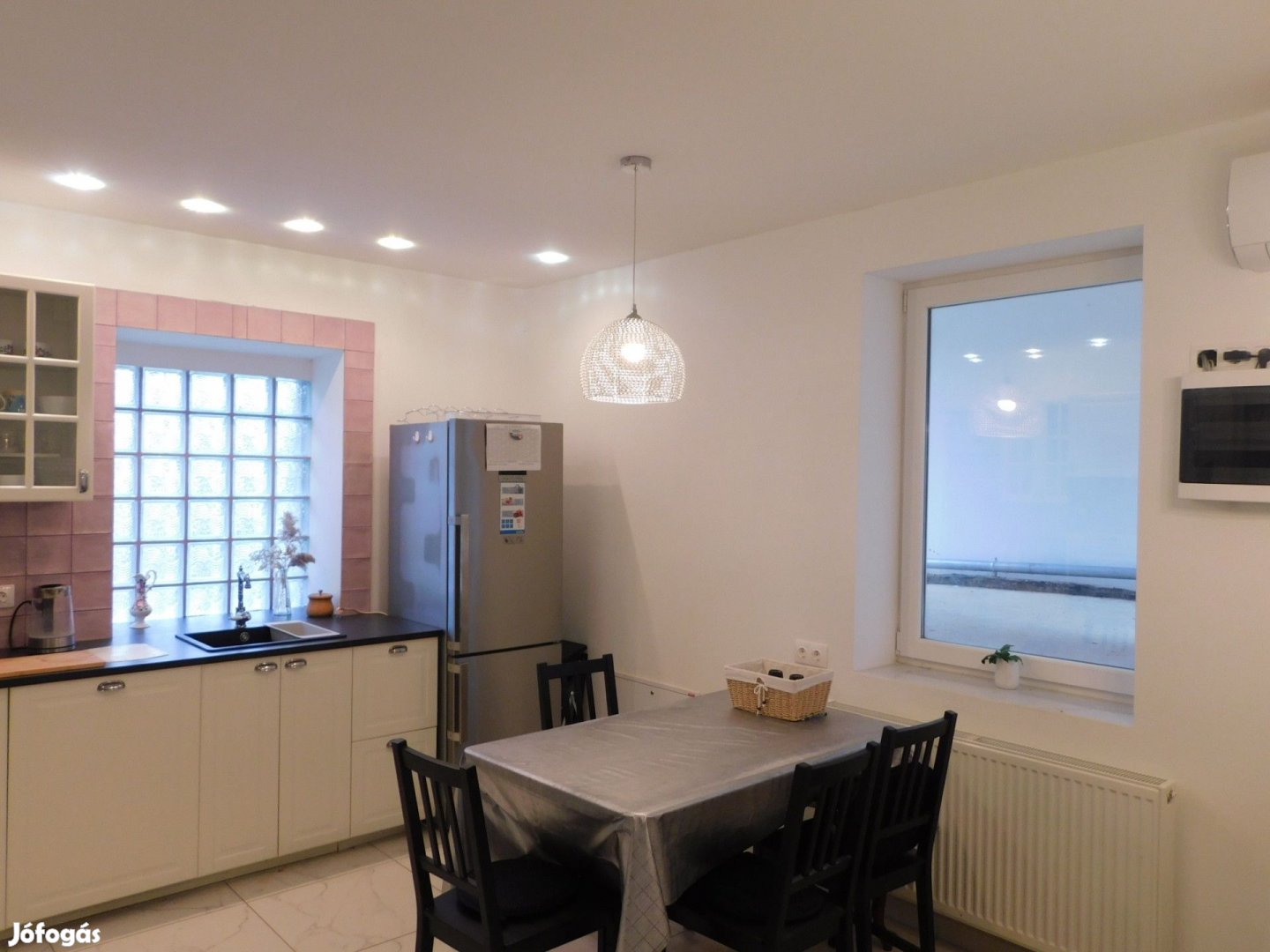 Hévízen panzióként üzemeltethető családi ház eladó