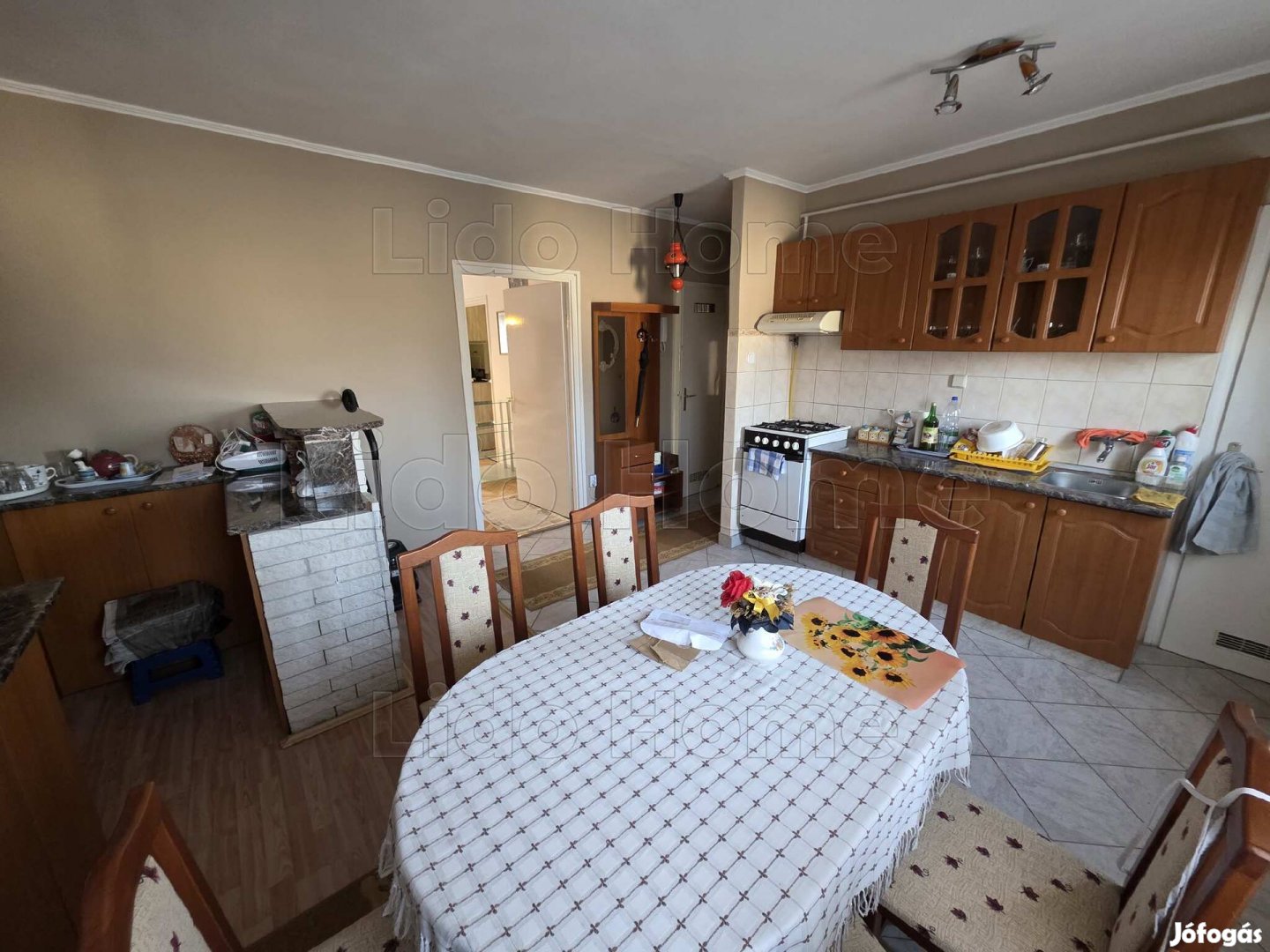 Hévízen világos, tágas téglalakás eladó
