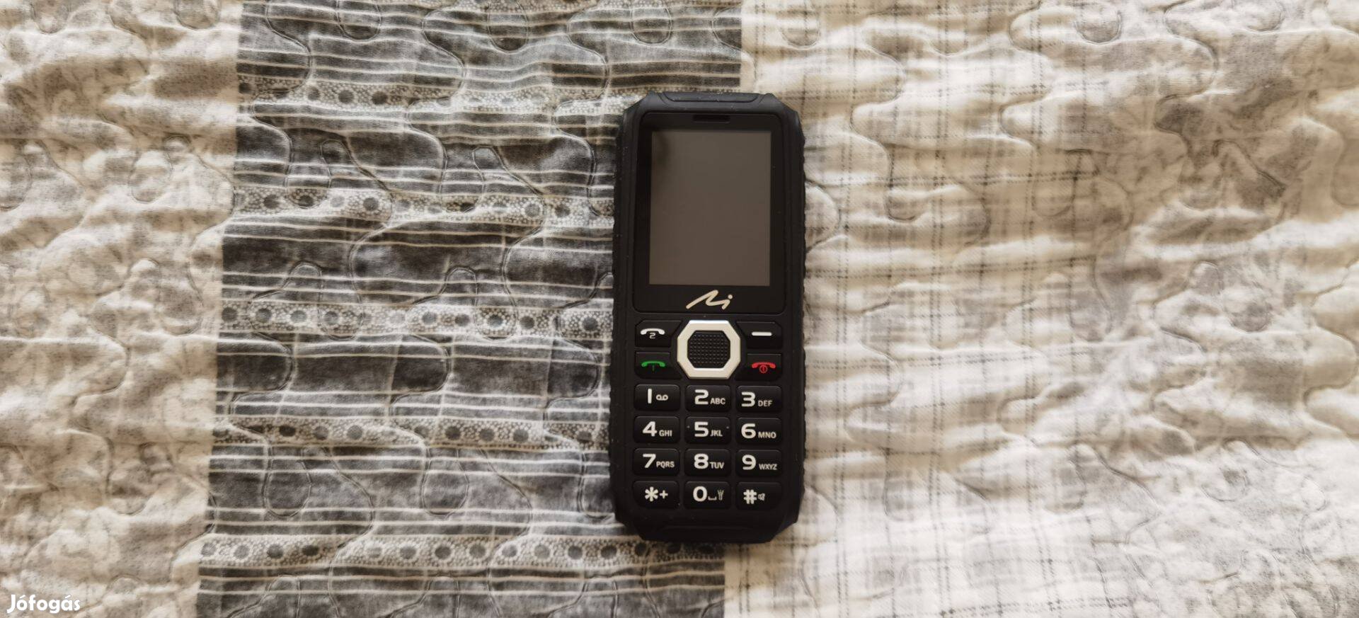 Hibás Navon Titan nyomógombos dual sim telefon