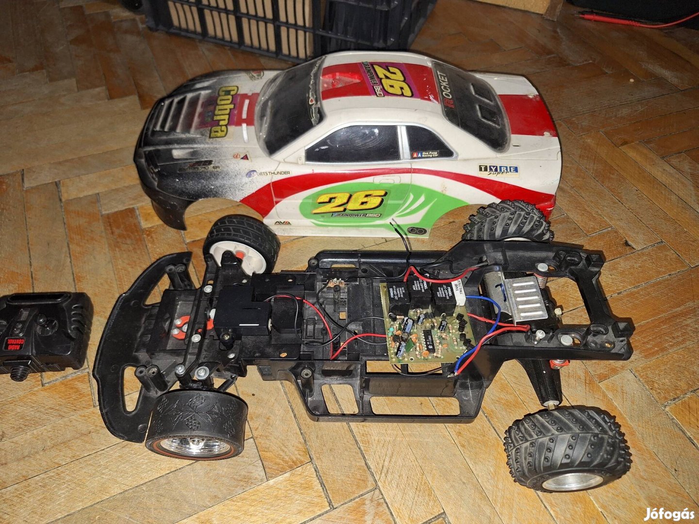 Hibás RC auto hiányos ingyen szállítással