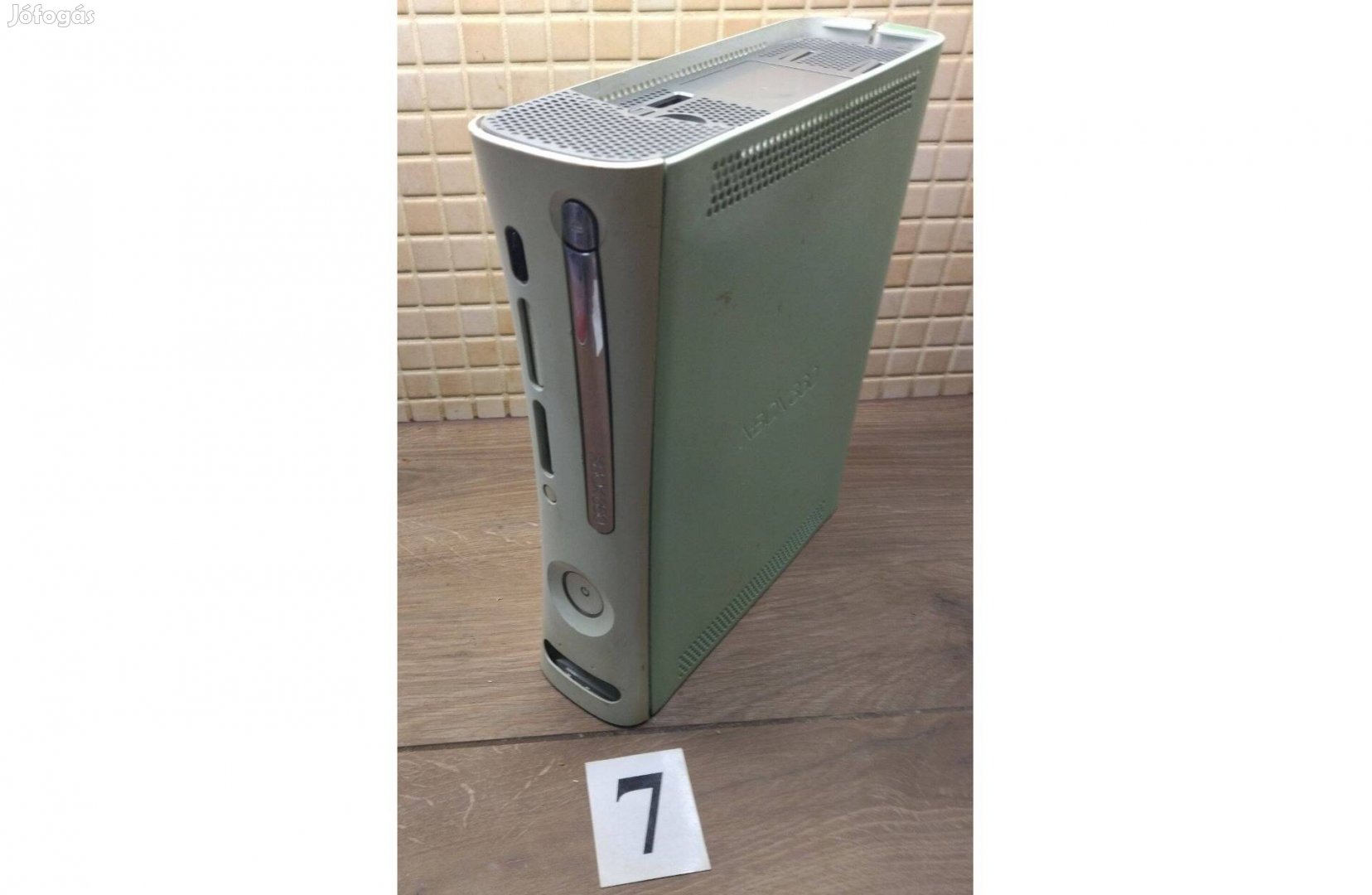 Hibás Xbox 360 fehér konzol, 2006. évi (7.) alkatrésznek!