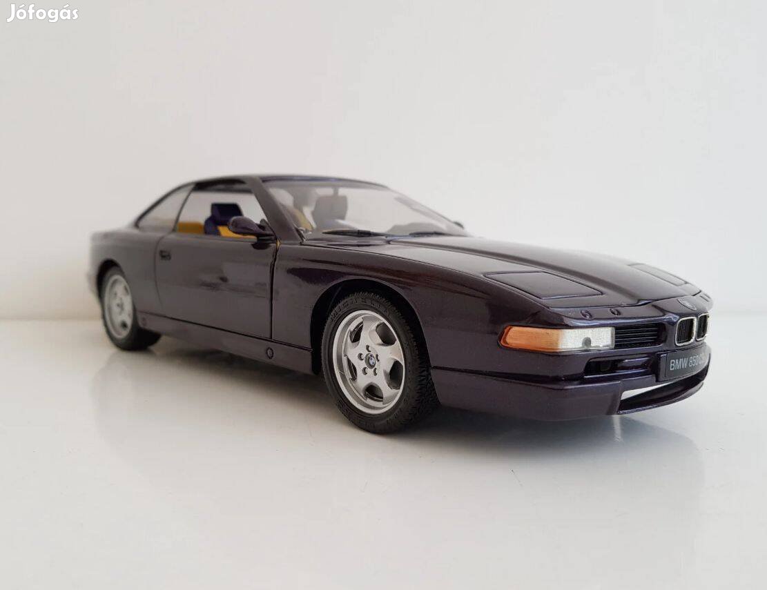 Hibátlan 1:18 BMW 850 Csi lila színben, fémből, nyitható gyűjtői darab