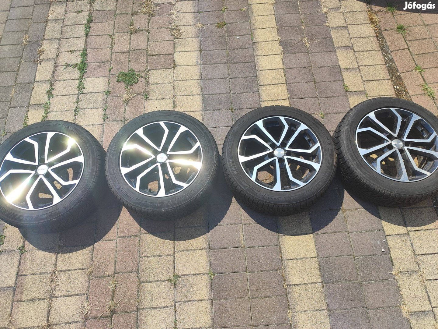 Hibátlan 1 éves Dezent alufelni téli gumival 215/55 R17