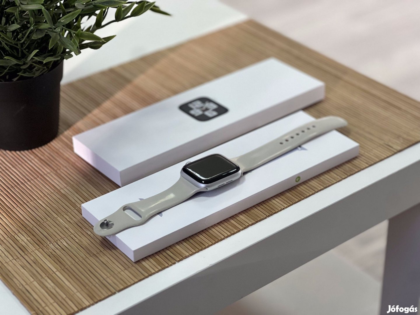 Hibátlan Apple Watch SE2 Silver CEL 44MM 2 ÉV Garanciával Számlával