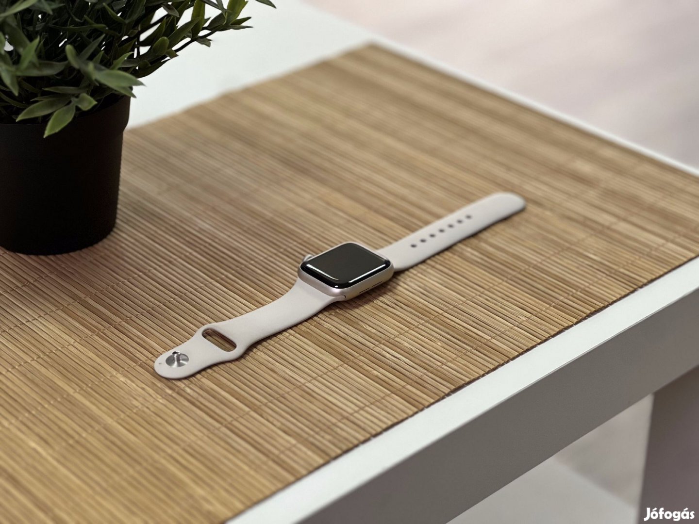 Hibátlan Apple Watch SE2 Starlight CEL 40MM 2 ÉV Garanciával