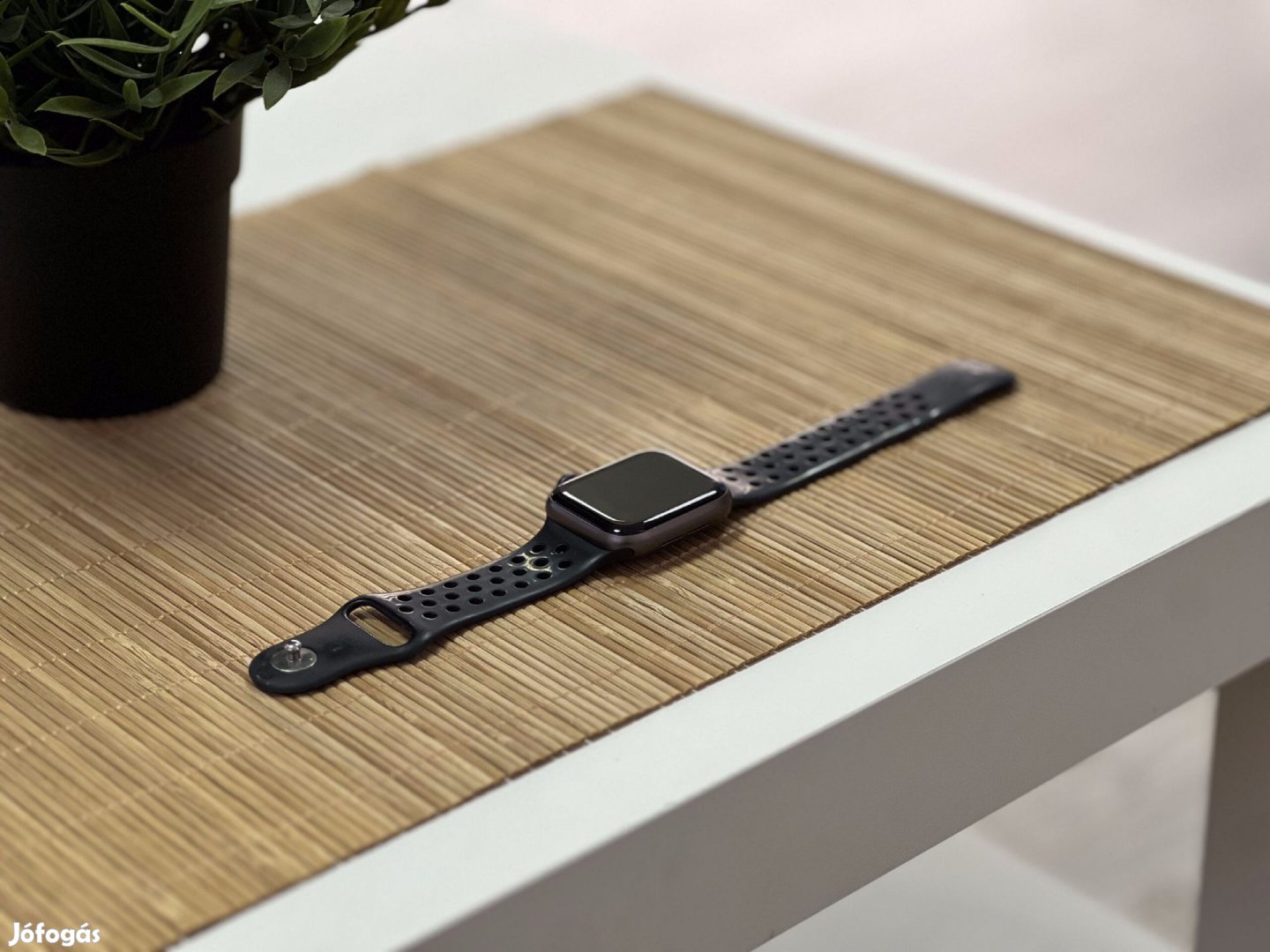 Hibátlan Apple Watch SE Space Gray 40MM 1 ÉV Garanciával Számlával