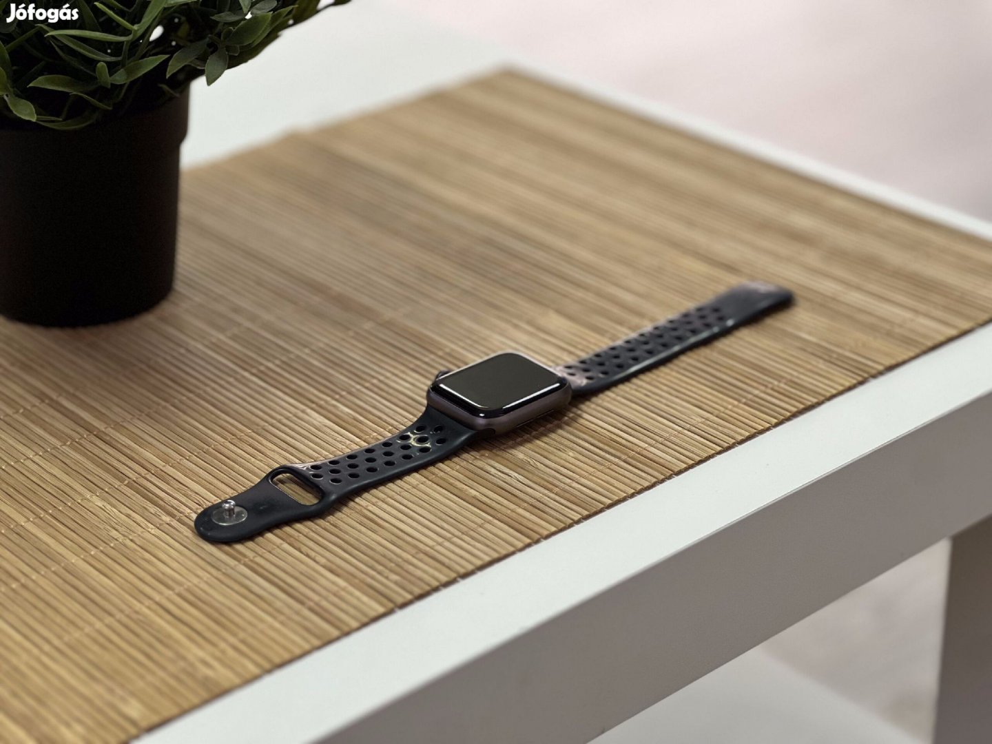 Hibátlan Apple Watch SE Space Gray 40MM 1 ÉV Garanciával Számlával