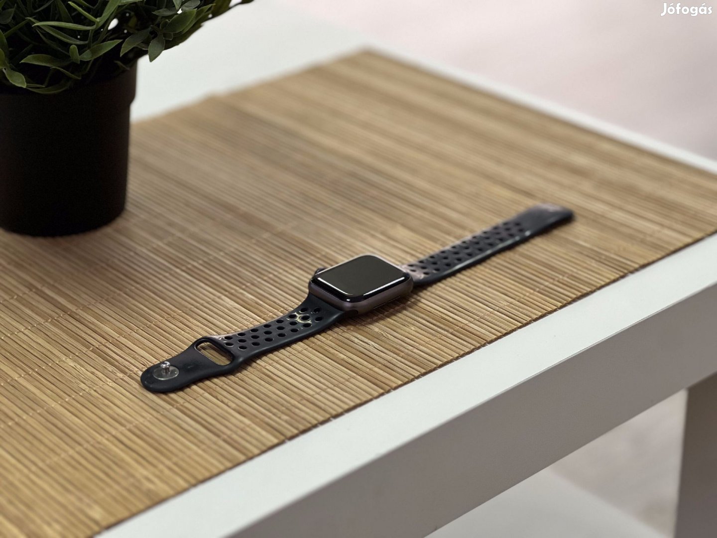 Hibátlan Apple Watch SE Space Gray 40MM 1 ÉV Garanciával Számlával