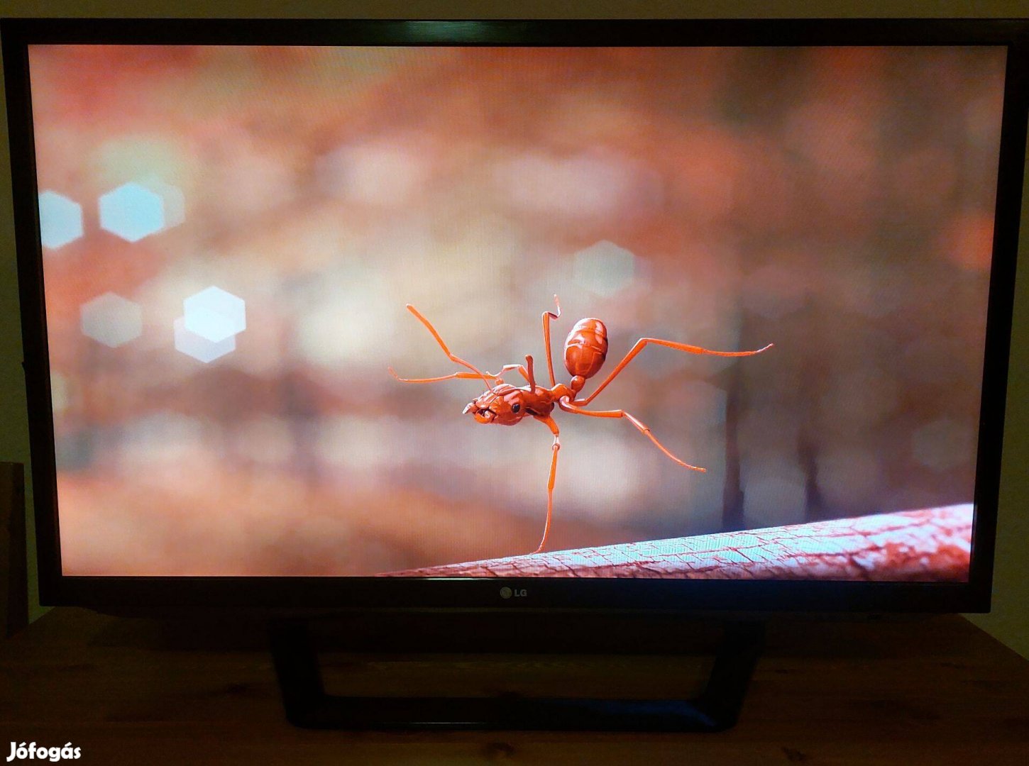 Hibátlan LG Full HD 107cm tv eladó