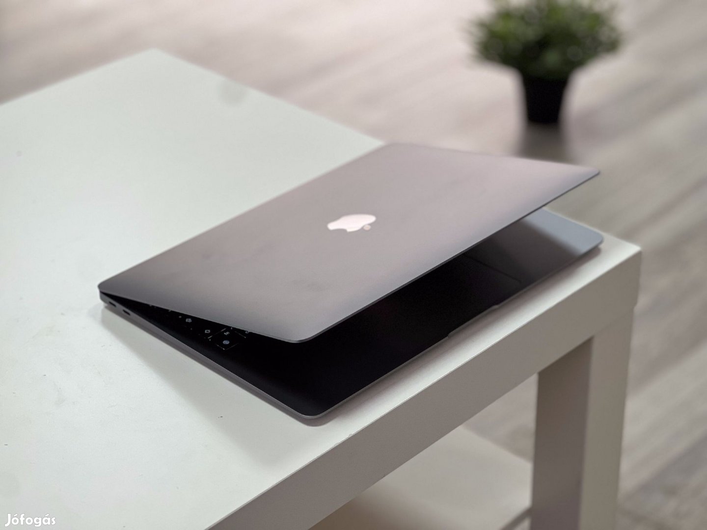 Hibátlan MacBook Air 2020 13 M1 256GB 1 ÉV Garanciával Számlával