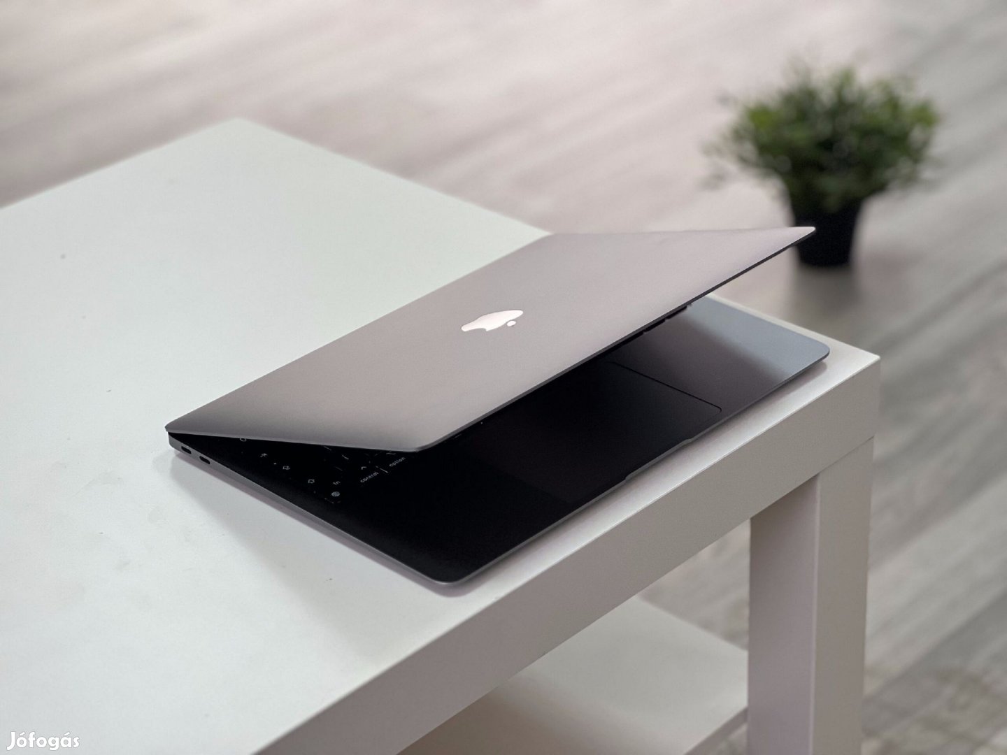 Hibátlan MacBook Air 2020 M1 13 256GB 1 ÉV Garanciával Számlával