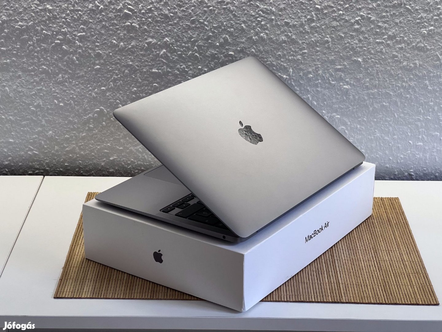 Hibátlan MacBook Air 2020 M1 13256GB 2 ÉV Garanciával Számlával