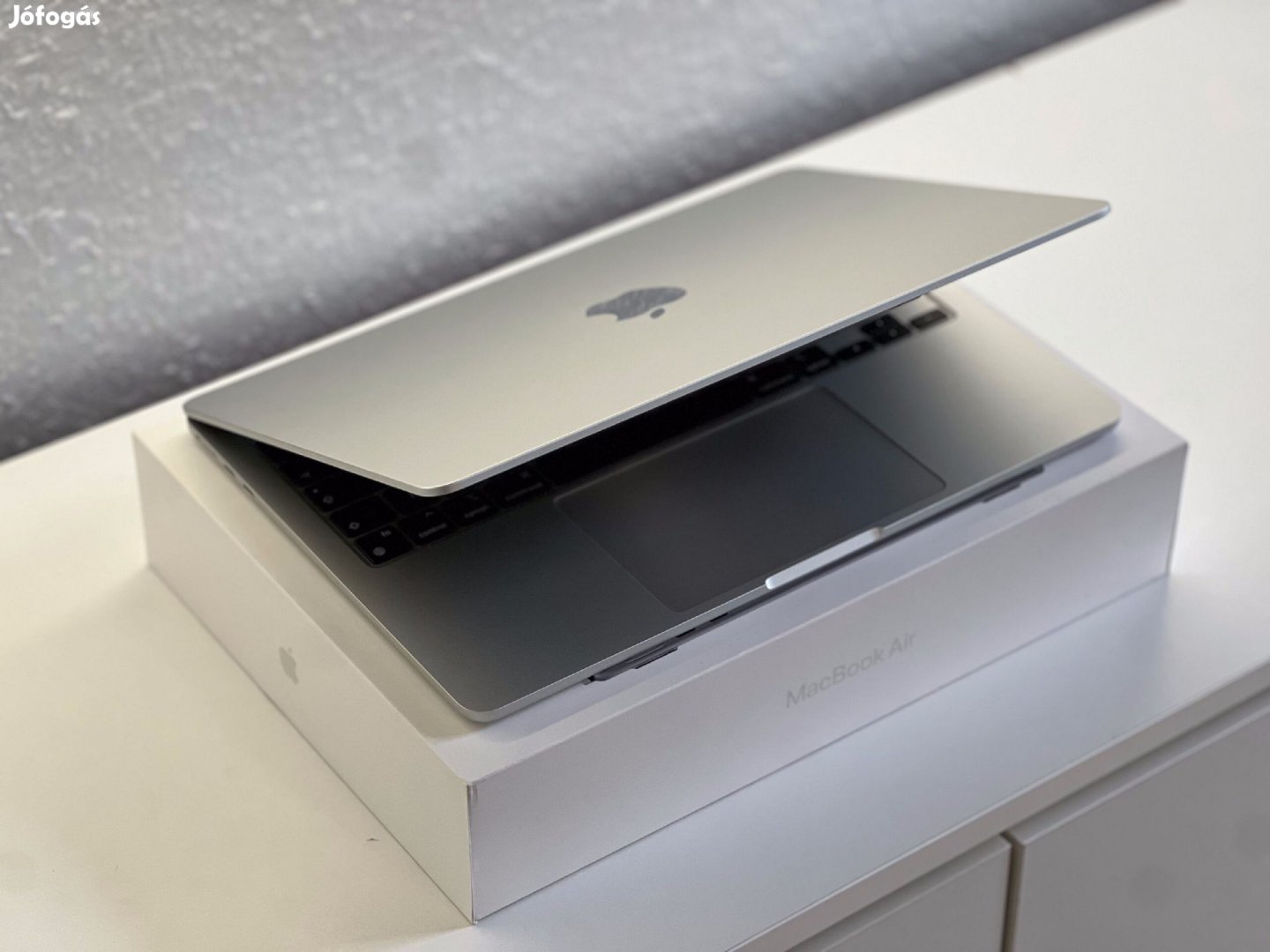 Hibátlan MacBook Air 2022 13 M2 256GB 2 ÉV Garanciával Számlával