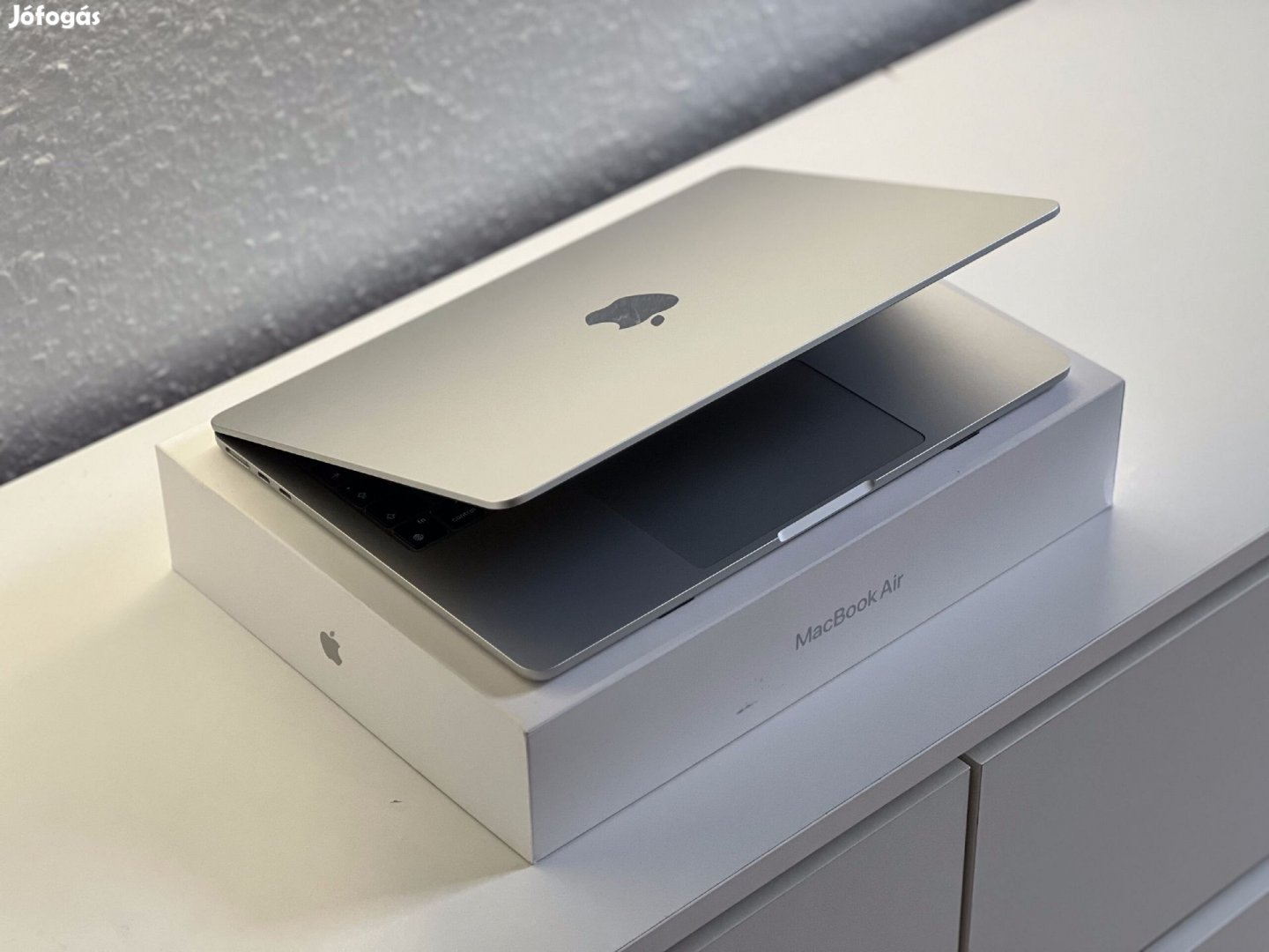 Hibátlan MacBook Air 2024 13 M3 256GB 2 ÉV Garanciával Számlával