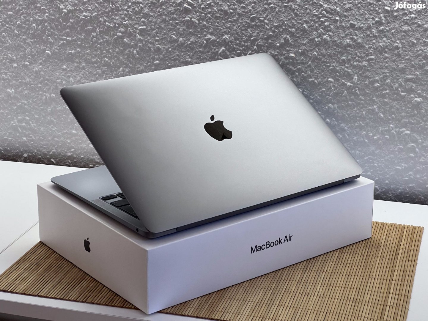 Hibátlan MacBook Air M1 2020 13256GB 16GB  2 ÉV Garanciával