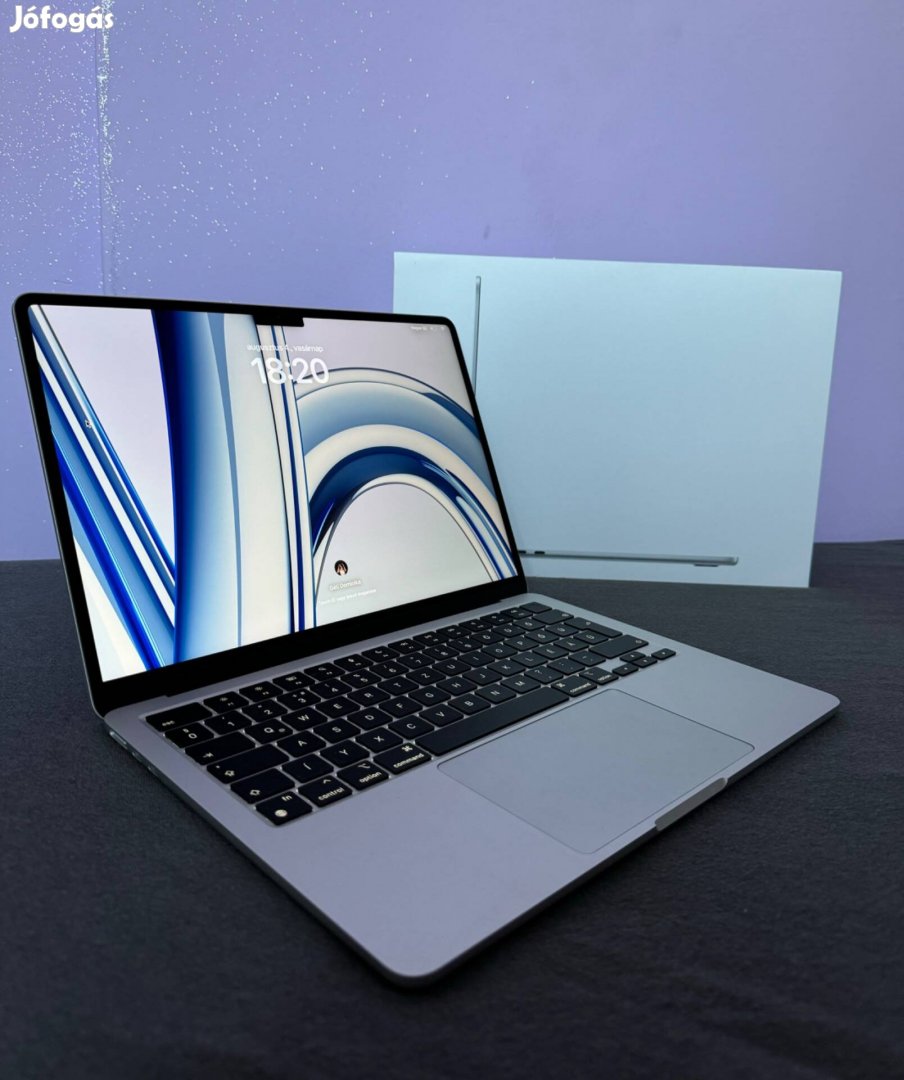 Hibátlan Macbook air m2 2022 13,6 265GB