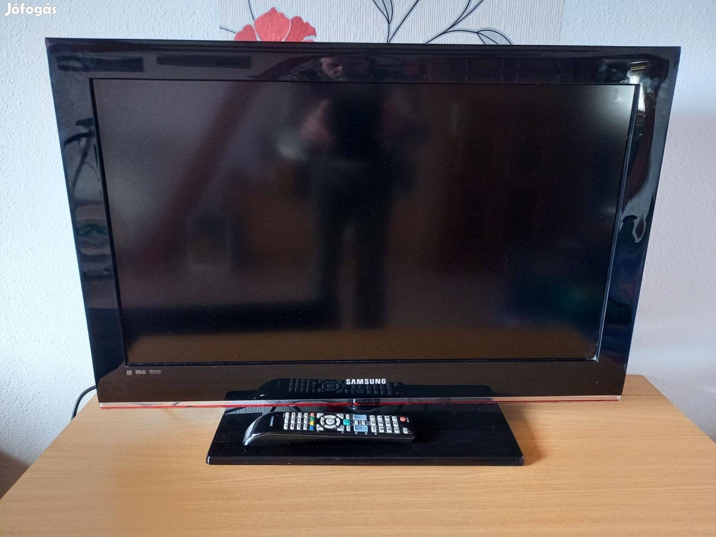 Hibátlan Samsung LE-32B530P7N 32" Full HD LCD TV eladó