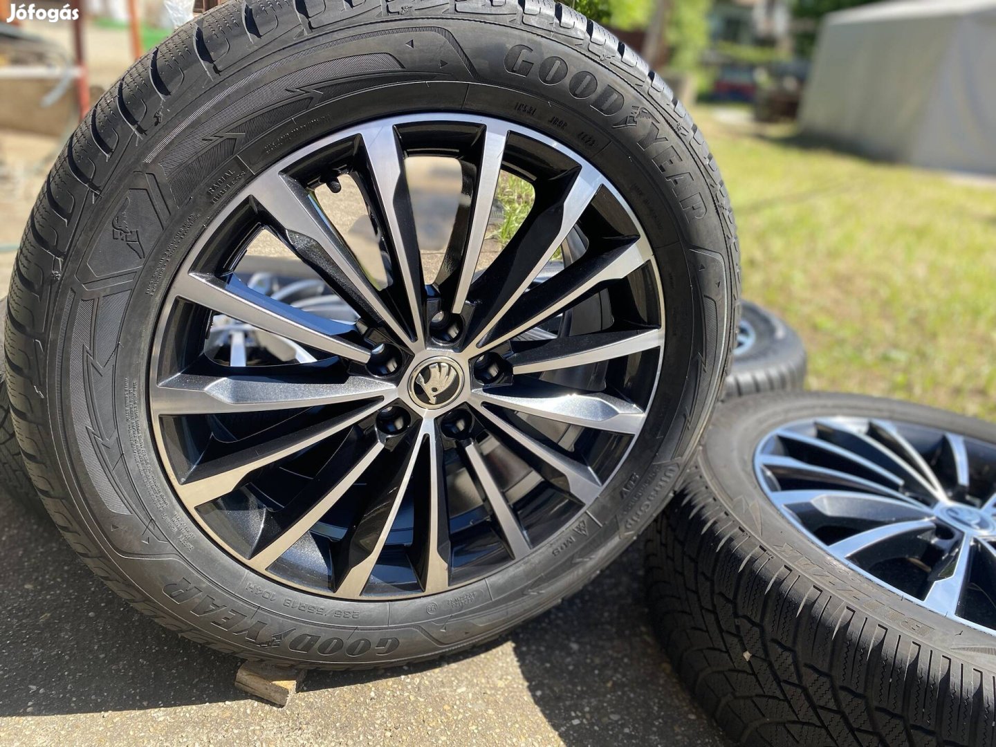 Hibátlan Skoda Trinity gyári 18"-os alufelni 235/55R18 téli új!