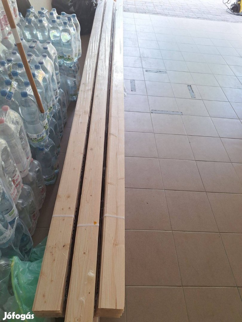 Hibátlan, gyári csomagolású fenyő lambéria