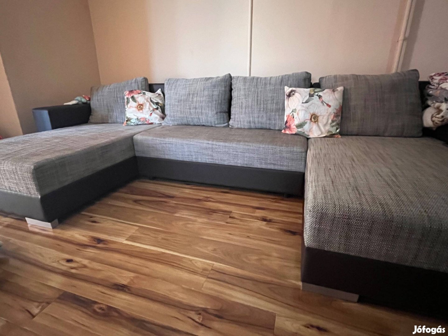 Hibátlan állaptú kanapé