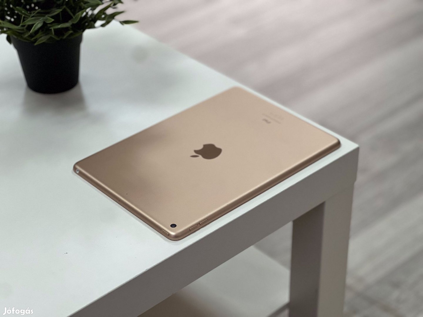 Hibátlan iPad 8th Generáció Gold 32GB 1 Év Garanciával Számlával