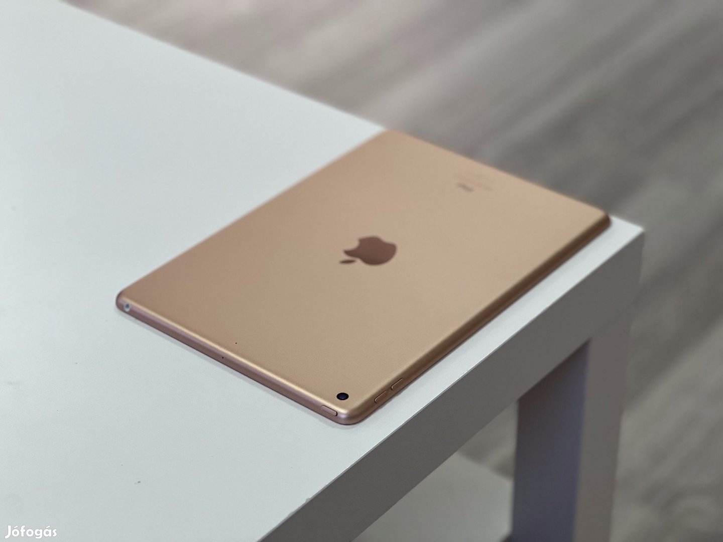 Hibátlan iPad 8th Generáció Gold 32GB 1 Év Garanciával Számlával