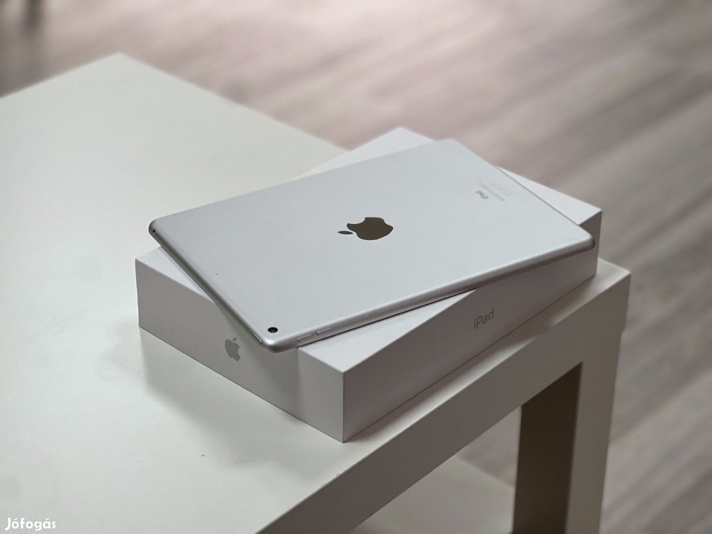 Hibátlan iPad 8th Generáció Silver 128GB 2 Év Garanciával Számlával