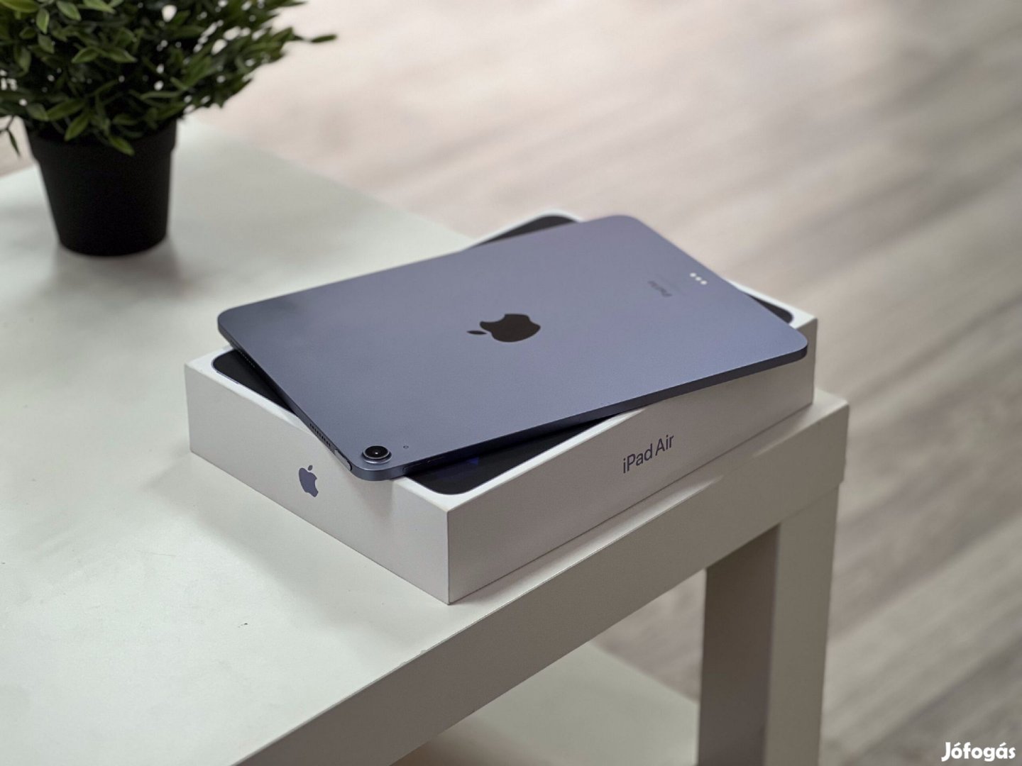 Hibátlan iPad Air 5th Generáció M1 Purple 64GB 1 Év Garanciával