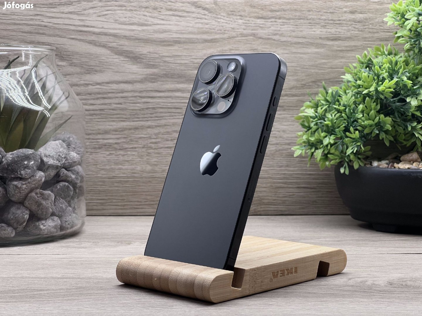 Hibátlan iPhone 15 Pro Black Titanium 256GB 2 ÉV Garanciával
